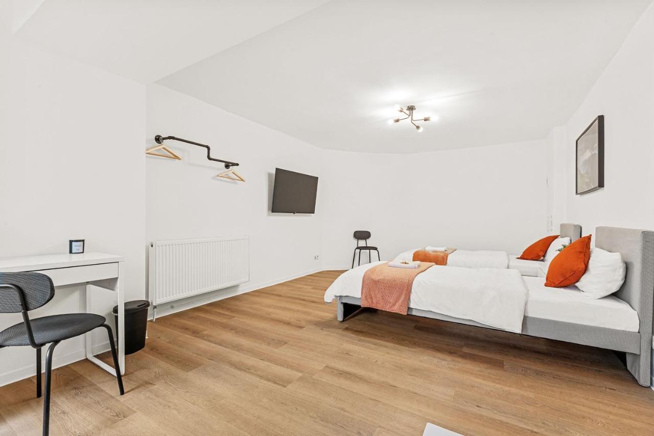 2 Zimmer Apartments, 4 Betten, Vollmoebliert,Zentrale Lage Am S-Bahnhof Берлин Экстерьер фото